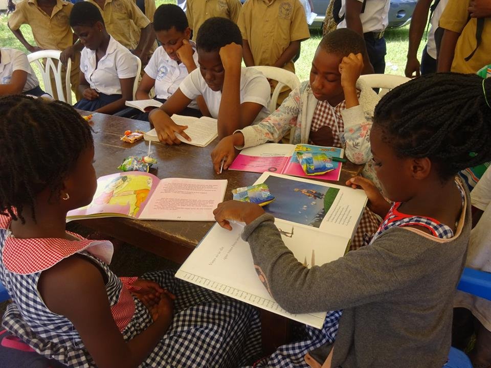 La Fête du Livre, les arts vivants au service du livre est un événement culturel et littéraire qui se tient chaque année en Côte d'Ivoire