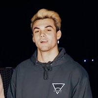 yeet( っ'-')╮ =͟͟͞͞🏀 GRAY PLEASE FOLLOW ME❤ (@cudidolanzz) 's Twitter Profile