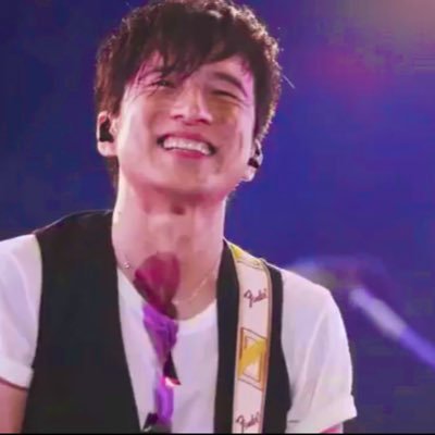 ぬぬ 桜井さんに会いたい テレビでワンピースの映画やってたけど やっぱワンピースといえばストロングワールド なぜならミスチルが主題歌だから 映画自体もすごく面白かったけど ナオトに振るこのシーンが好き ナオちゃん Fanfare