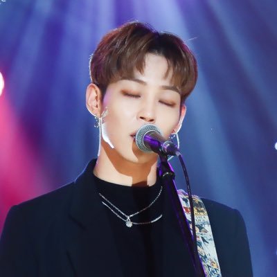 930225_star's profile picture. 응원 For 우성 #우성 #김우성 #더로즈 🌹 🌹 🌹 🌹Edit and Crop🚫