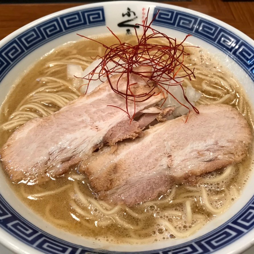 ふくろう八事店は八事駅降りてすぐそばにあります。からみそラーメンのテイクアウトをはじめました！不定休ですが、原則毎日営業いたします。
昼は11時～15時、夜は18時～23時の営業です。ご来店お待ちしております。