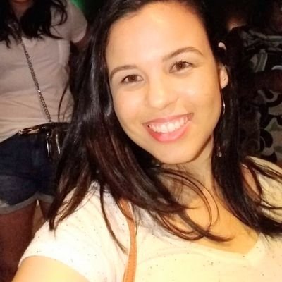 Sorriso nos lábios e Deus no coração! simples assim... O resto é consequência dos meus objetivos ; ) Buscando ser gente de fé.