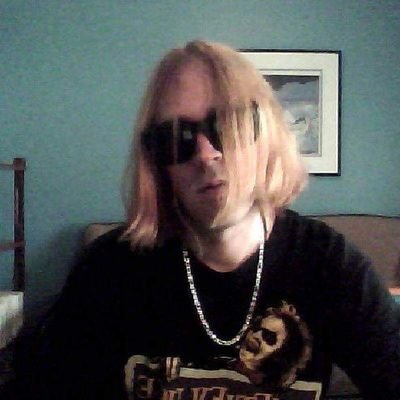 Mat_Marsolais's profile picture. Maître en cinéma, ce qui ne donne rien, donc après devenu humoriste à #ENH (ou @ENH?).  Twitter sucks!  Maintenant arrête de lire ma bio, stalker!