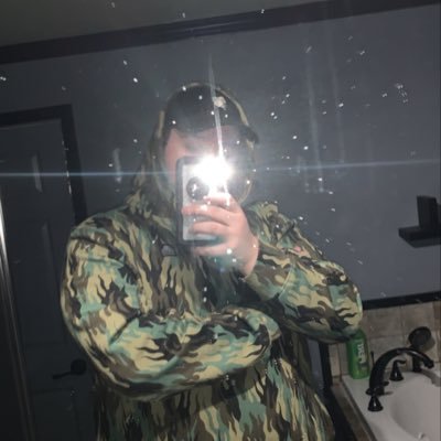 b_dbake's profile picture. ☠️...☠️...☠️