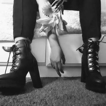 shezotic's profile picture. 