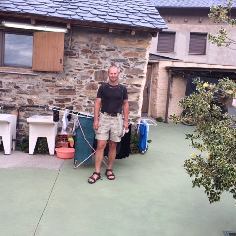 GringoWalking's profile picture. "Brokke-røv" og "Gnavpot" med hang til at se verden i samme perspektiv som drengen der opdagede at "Kejseren ikke havde noget tøj på".