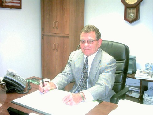 BusinessInsGuy's profile picture. Insurance Sales