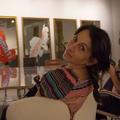 I live in southern Chile. I work with video, materialities, photography, graphics, things and body. Interest: weave of life in the territories. Toponyms.