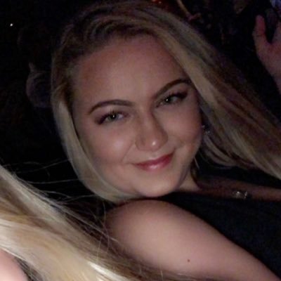 deeallalong's profile picture. yes I have green eyes