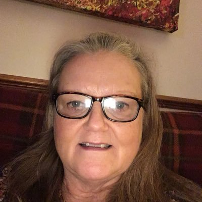 Music 🎶 mad & BBC Radio 2 📻 loving person. HUMUNGOUS Gary Barlow FAN, who now follows me too!