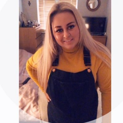 Natowenburns's profile picture. We accept the love we think we deserve 💚