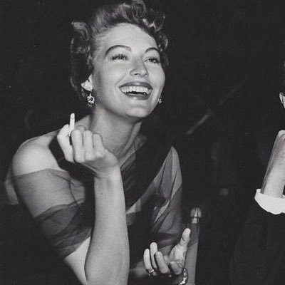 فلكية 🔭 : تستهويني الـ أبراج ، والموسيقى ♓️♒️♑️♐️♏️♎️♍️♌️♋️♊️♉️♈️