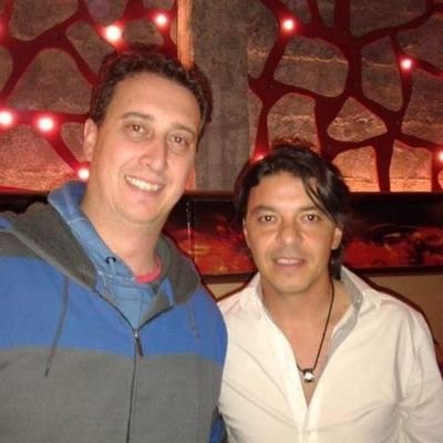 Emprendedor nato, MBA, consultor y fanático de los deportes (no significa deportista)