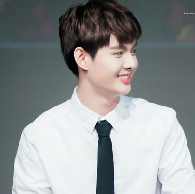 weibo:为狮而狂
Always support you, love you, our smiling boy!
