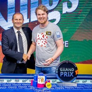 NikkyMouseee's profile picture. Pokerprofi und @twitch Streamer