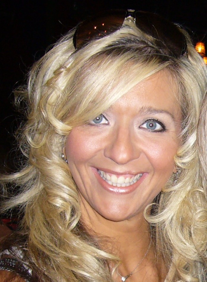 Laura_Preston's profile picture. ⭐️Educator💊Vitamin Specialist 🗣Obesity Advocate 🥗 Nutrition Certification🌺Fragrance Specialist🔎18 Yr RNY📚 Book Lover🐾Pug Mom🏡MI❤️NYC-Paris-Italy