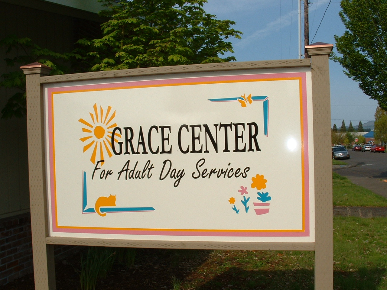 Grace Center is the only adult day service center in Linn and Benton Counties, serving frail elders, adults with disabilities and their family caregivers.
