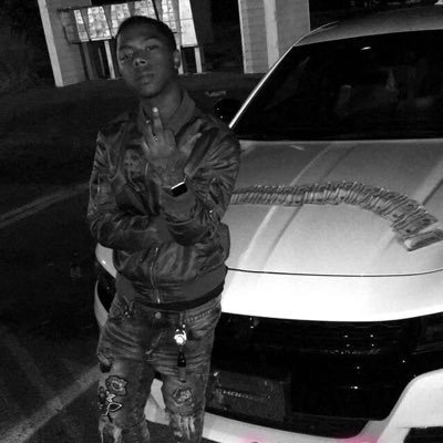 born✈️. snapchat:@ahailann|LongLiveSqueaky.. LongLiveUncleEarnest👼🏽