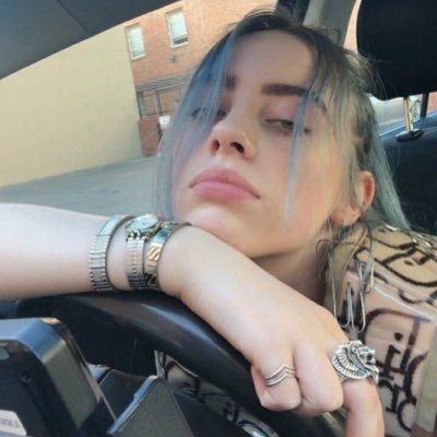 ʙɪʟʟɪᴇ, ʏᴏᴜ ᴀʀᴇ ǫᴜᴇᴇɴ                                    @billieeilish