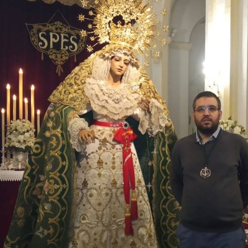 Hijo de la Virgen de la Esperanza, cristiano, cordobés y periodista.