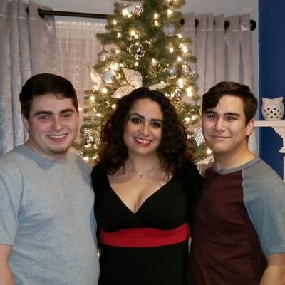 LCHS & TWU mom.  Texas raised Puertorican. Lover of big-hair. GenX mom of Millinial Boys! Constantly evolving human being.