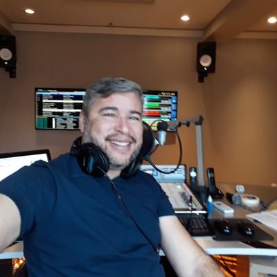 Formado em Comunicação Social, Apresentador. CBN /Cuiabá\ Nativa FM 94,3