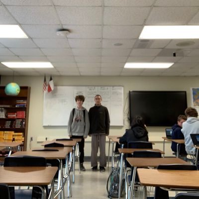 chikflixx's profile picture. Certified bts & dream smp stan hater ™ | worth 9 goats