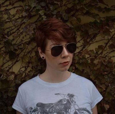 magnificent_Eva's profile picture. I'm just on Twitter to post unfiltered Facebook statuses and tweet companies. But, bonus, I'm funny.