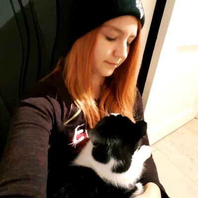 Coco/28/verwirrt/ Erzieherin  Ich Mag: PC-Games, Youtube, Freunde, Familie, Tiere, Natur und soo viel mehr :3