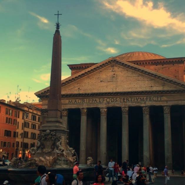 Experience the local culture in a unique way that no guidebook or documentary can provide and feel the Eternal City with all five senses!