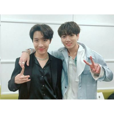 hopekook is my pied piper💕