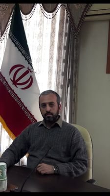 MahdiZaribafan's profile picture. جامهٔ زهد و ریا کندم و بر تن کردم
 خرقهٔ پیر خراباتی و هشیار شدم