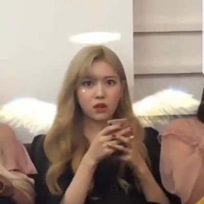 Momoland, mainly Jane, is my religion. Stan memes. Stan MOMOLAND!