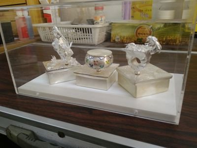 안녕하세요.^^
금&순은 으로 음악상자를 제작하고 있습니다.
finesilver music box