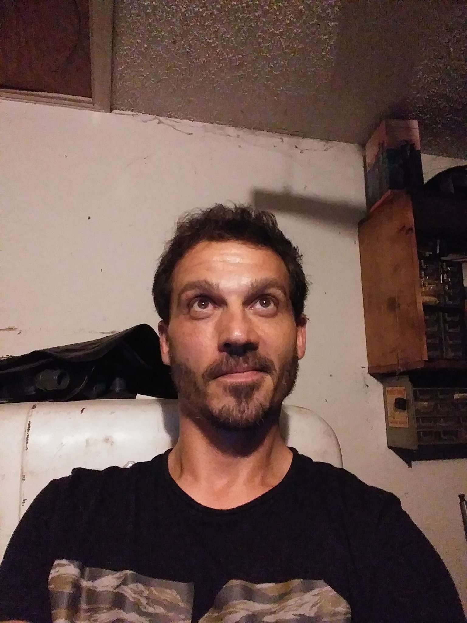 Partner, Singer, Artist, Flim flam fairy, dirty disco bitch and a decent human being...I'm always down for receiving crypto from any generous benefactors