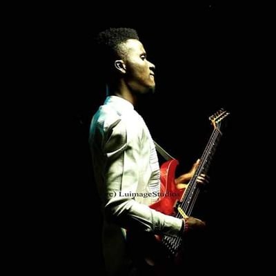 Afro-Jazz Guitar 🎸 player|| Guitar Performer|| Music Instructor|| Peace & Conflict Resolution|| Real Estate|| Liverpool FC