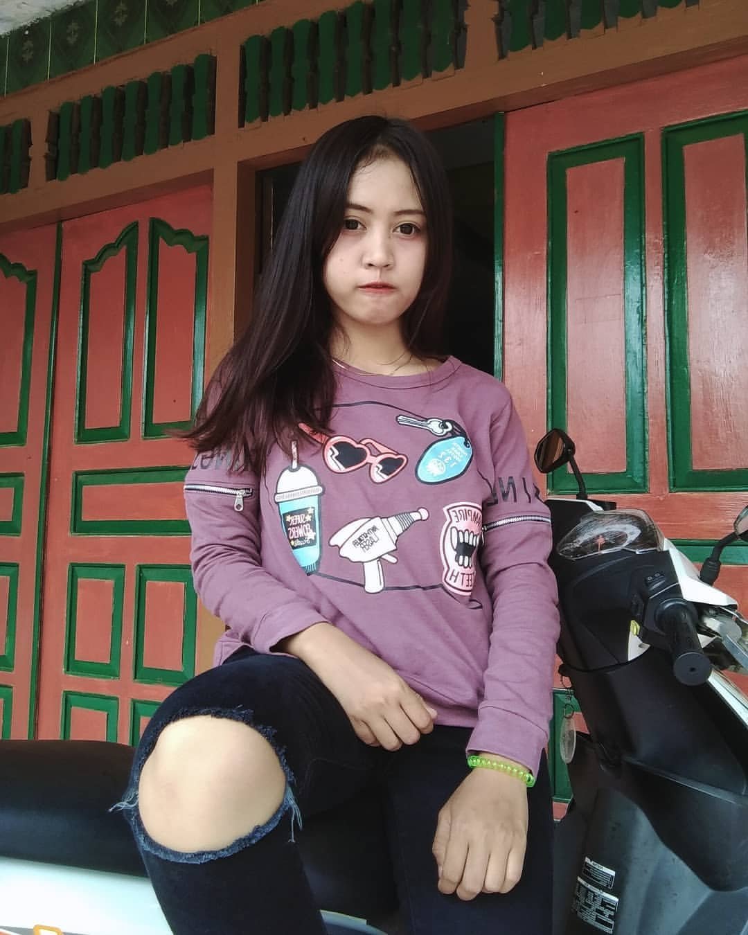 FelaKepo's profile picture. Jangan kepo yaa #baper