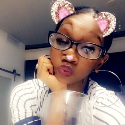 kings kid👑 always keep God 1st live,laugh,love and be petty. Bio major future Dr coming soon 👩🏾🎓👩🏾⚕️ Chicago born and raised!!☺️ Aries 😍💖
