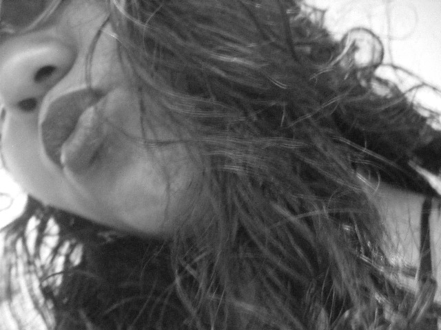 Oi gente,não sei o que escrever aqui kkk.Não sei nem o que é twitter,fiz uma conta para escrever um pouco,simplesmente pq eu gosto. *_*