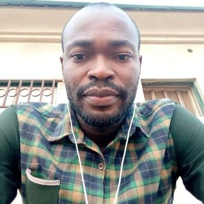 samueld32313835's profile picture. Simply simple.