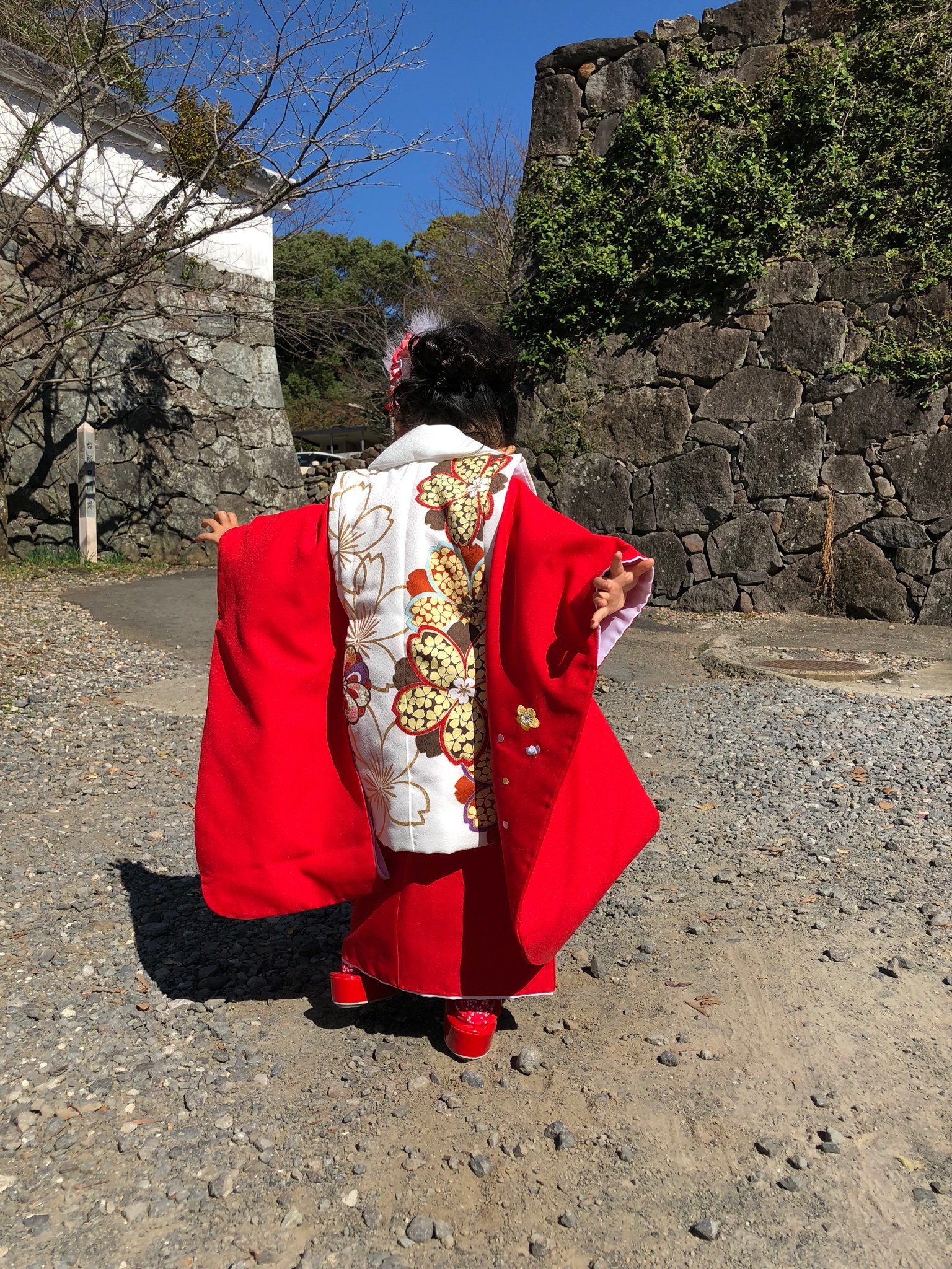 OspAtRUc6ojXLkZ's profile picture. 