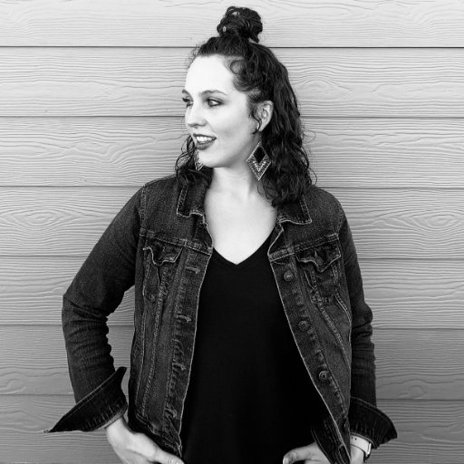 Singer, teacher, social media manager, lover of Christ. Love God, love people. https://t.co/JaRUBlYYAR