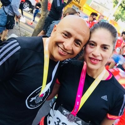 Soy Pedagoga,Maestra de Preescolar y Primaria, me gusta la música de los 80's, y el  Running, el cual comparto con mi familia y el amor de mi vida Rodrigo!