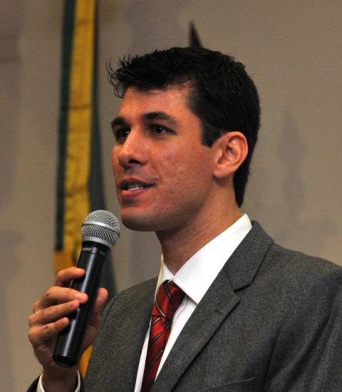 Coach Victor Ribeiro, NLP trainer, Business Master pelo RRI, Mastery University graduate.