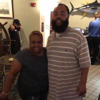 Queen42390512's profile picture. I am a mother of four and a wife. I enjoy family outings, friends, and shopping.