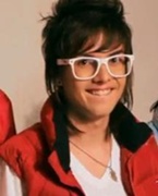Queremos que o @pelanzarestart mande beijo pra nós haha!
@Jami_ps e @luu_fn *-*
