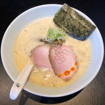 4児の母。ラーメンが好きすぎてラーメン屋に転職したら毎日幸せ。井さいとFuji屋と貴一が大好き🍜他にも好きなお店たくさん！back numberも大好き✨one room6年目🔑