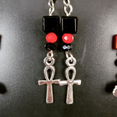 Handmade jewerly and customs orders.
DM for orders. Jewerly Making Buisness Handmade Jewelry!
Instagram @izzabelleaskari