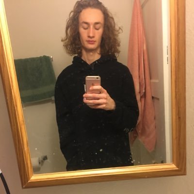 charliemagnee's profile picture. 