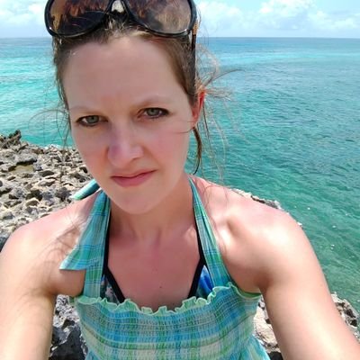 CleanNFit30's profile picture. Clean Eating🍏Fitness & Motivation💪Low Carb Recipes🥗 Essential Oils 🌿💦